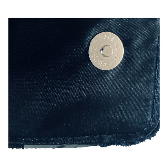 Authentic Chanel Crossbody or Shoulder bag - Picture 6 of 11